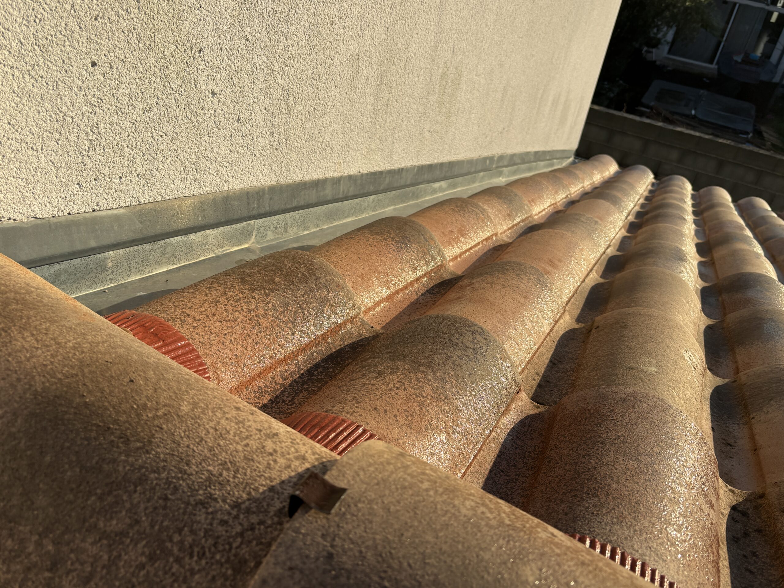 Zinguerie sur toiture en tuiles à Nuaillé d'Aunis (17)